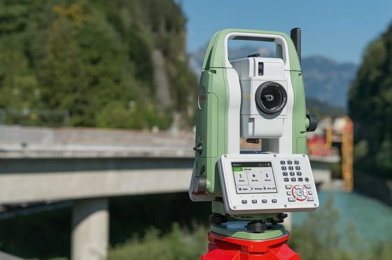 Leica TS03 Total Station 30X Magnification Total Station For Non Prism Distance Up To 1000m And Minimum Display Of 1