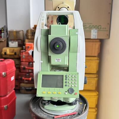 Used Leica TS09 Total Station with 1000m None Prism Distance IP66 Dust and Water Resistance and 1 Minimum Readout for Accurate Surveying