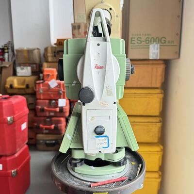 Used Leica TS09 Total Station with 1000m Non Prism Distance, IP66 Dust and Water Resistance, and Real-time Operating System