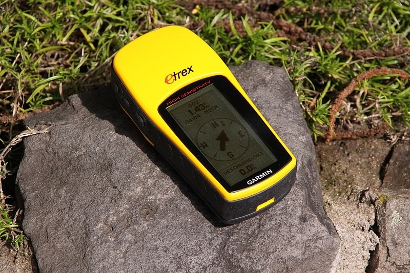 Yellow High Contrast 2.1 Inch X 1.1 Inch Screen Garmin Etrex H Worldwide Handheld GPS